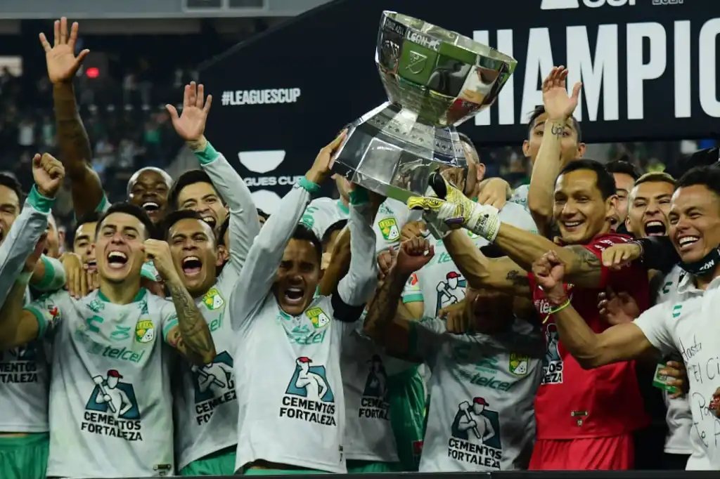 La FIFA confirmó la exclusión del Club León del Mundial de Clubes 2025 debido a la prohibición de la multipropiedad en el torneo, en los próximos días, la máxima autoridad del futbol dará a conocer al equipo que reemplazara a los panzas verdes.