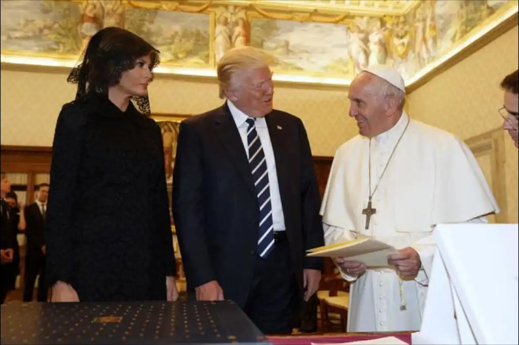 La muerte del papa Francisco a los 88 años ha provocado una ola de condolencias y homenajes desde todos los rincones del mundo, el presidente de Estados Unidos, Donald Trump, publicó un escueto pero emotivo mensaje en su red Truth Social.