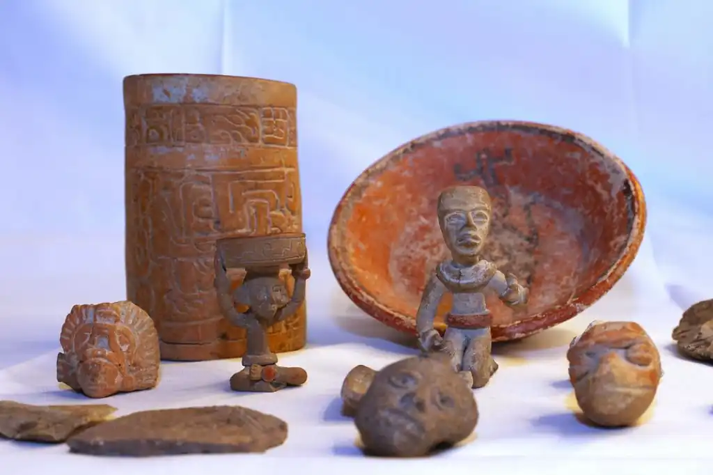 La casa de subastas de Alemania, Zemanek-Münster, venderá cerca de veinte piezas arqueológicas originarias de México el próximo 12 de abril.