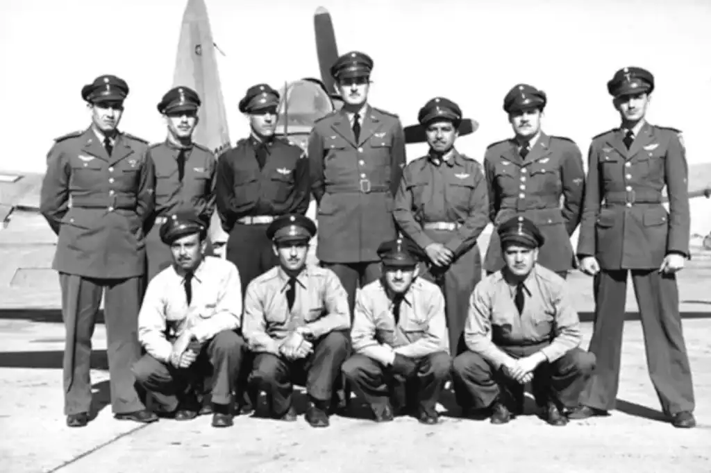 La SEDENA dio a conocer que el pasado sábado 3 de mayo, falleció a los 100 años el sargento César Maximiliano Gutiérrez Marín, último sobreviviente del Escuadrón Aéreo 201, conocido como las “Águilas Aztecas”, unidad que participó activamente en la Segunda Guerra Mundial.