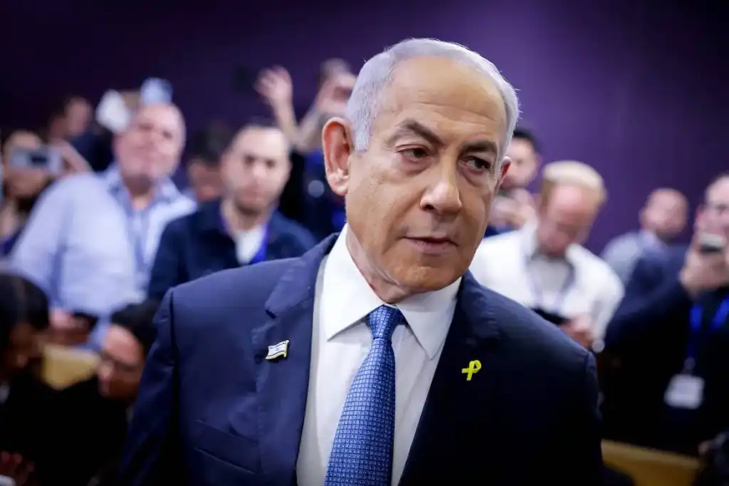 El primer ministro israelí, Benjamín Netanyahu, confirmó este miércoles la muerte de Mohamed Sinwar, uno de los principales líderes de Hamas en la Franja de Gaza, durante un ataque aéreo realizado el pasado 13 de mayo en Jan Yunis, en el sur del enclave palestino.