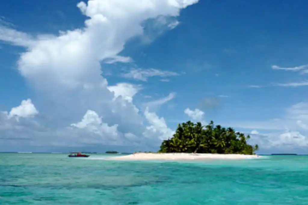 Tuvalu, un pequeño país insular del Pacífico con solo 26 km² de superficie, enfrenta una amenaza existencial: el avance implacable del cambio climático.