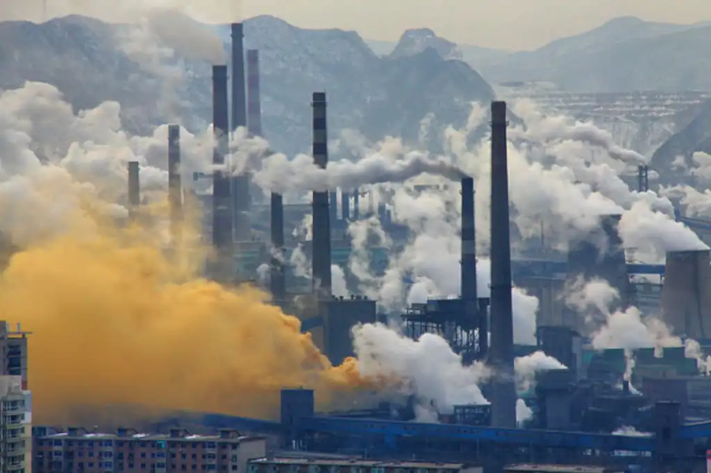 En 2024, los niveles de dióxido de carbono (CO₂) en la atmósfera alcanzaron un máximo histórico, el mayor incremento registrado desde que comenzaron las mediciones en 1957, alertó la Organización Meteorológica Mundial (OMM).