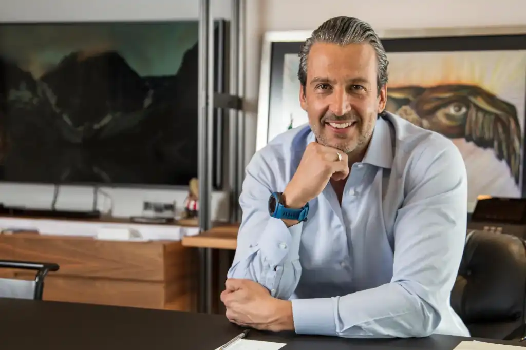 Daniel Madariaga Barrilado advierte: turismo debe equilibrar economía y sostenibilidad en BCS.